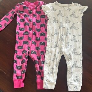 Bundle of two footless pijamas - size 24m